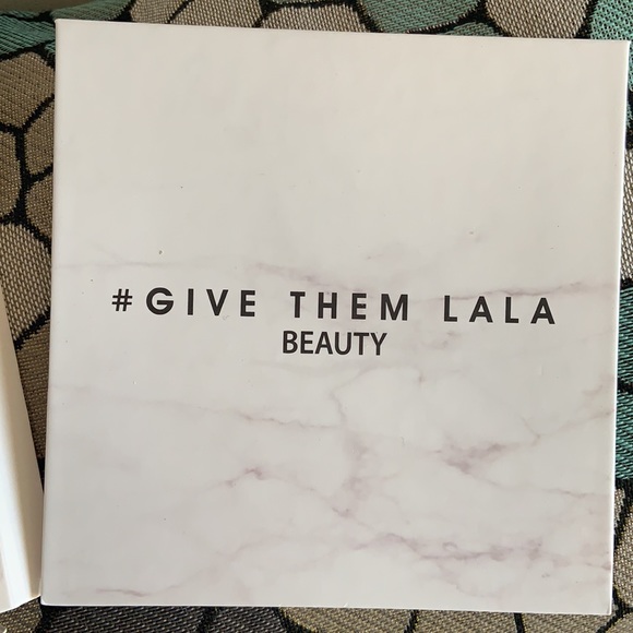 ❣️HOST PICK❣️ New Give Them Lala Beauty Palette - Picture 3 of 8